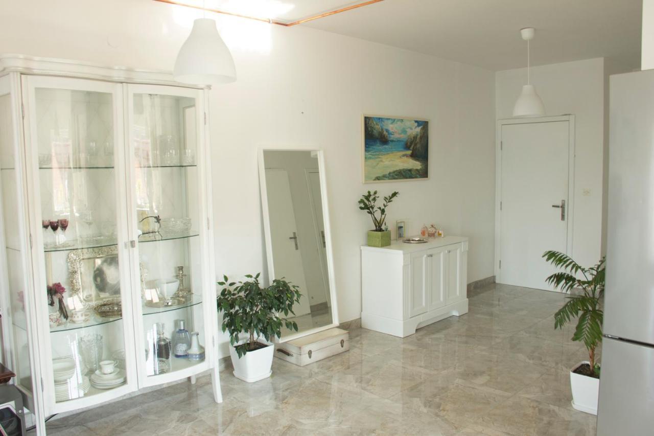 Appartement Lux House Olga à Ruma Extérieur photo