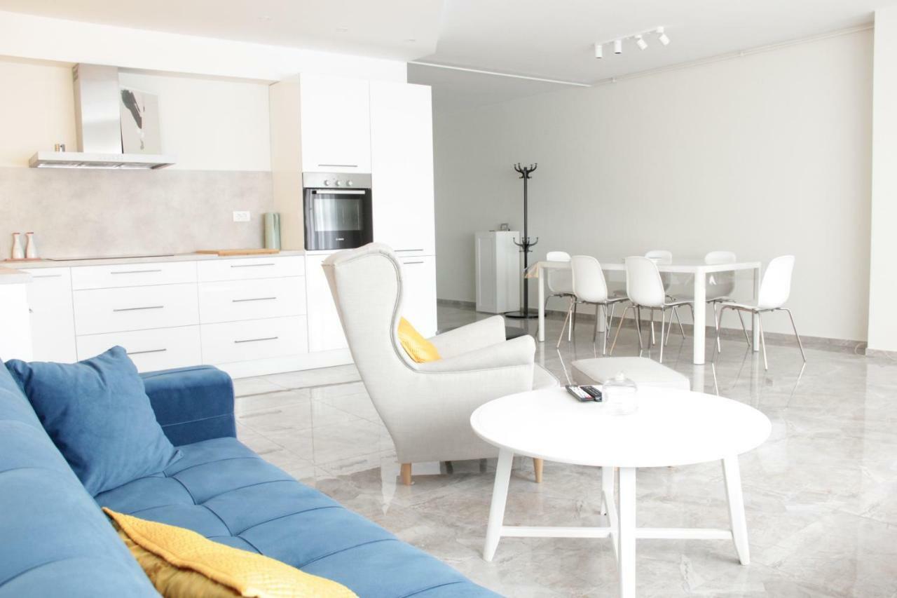 Appartement Lux House Olga à Ruma Extérieur photo